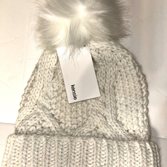 Kensie Accessories - Kensie white NWT chunky knit Pom hat 100% acrylic